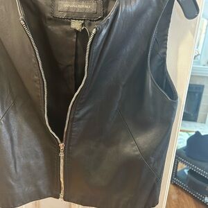 Banana Republic Sleek Black Vest,vintage banana, also fits size 6/8